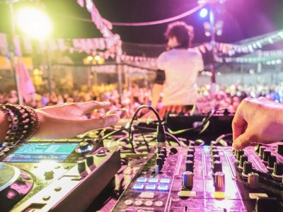 Фото Концерт Золотые хиты 90-х и 2000-х