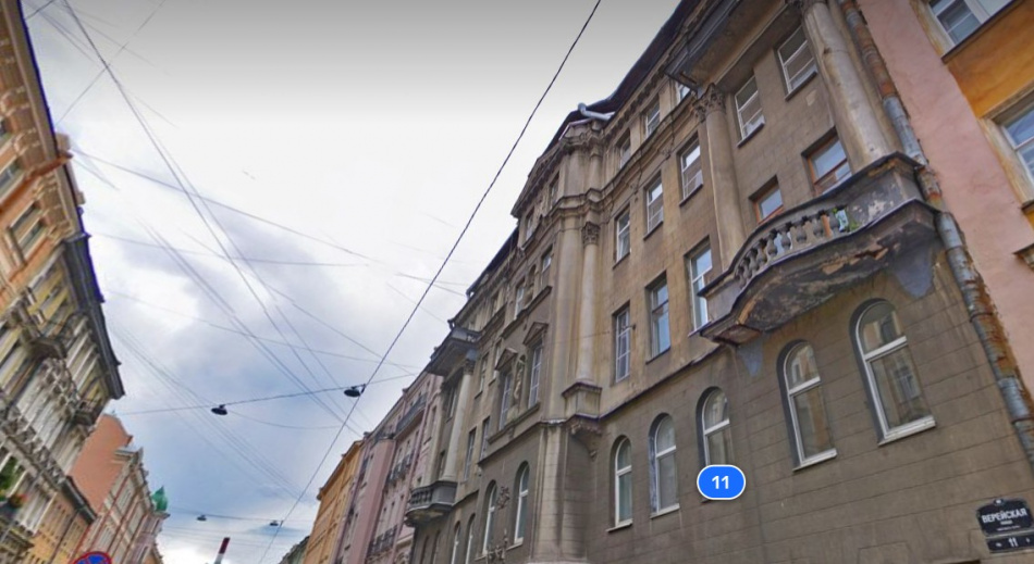 В Петербурге суд обязал демонтировать кондиционер с фасада исторического дома-памятника по иску прокуратуры