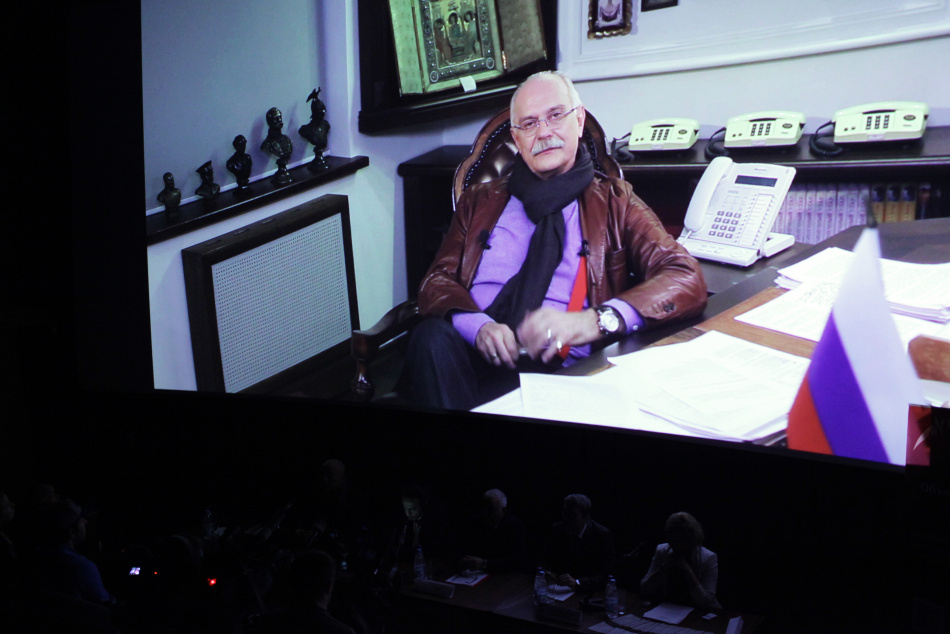 Никита Михалков осудил наказание учителя из Екатеринбурга за инцидент на уроке