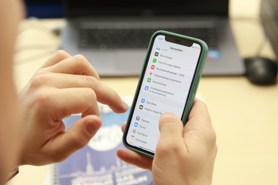 С 2026 года россияне смогут не менять номер при переезде