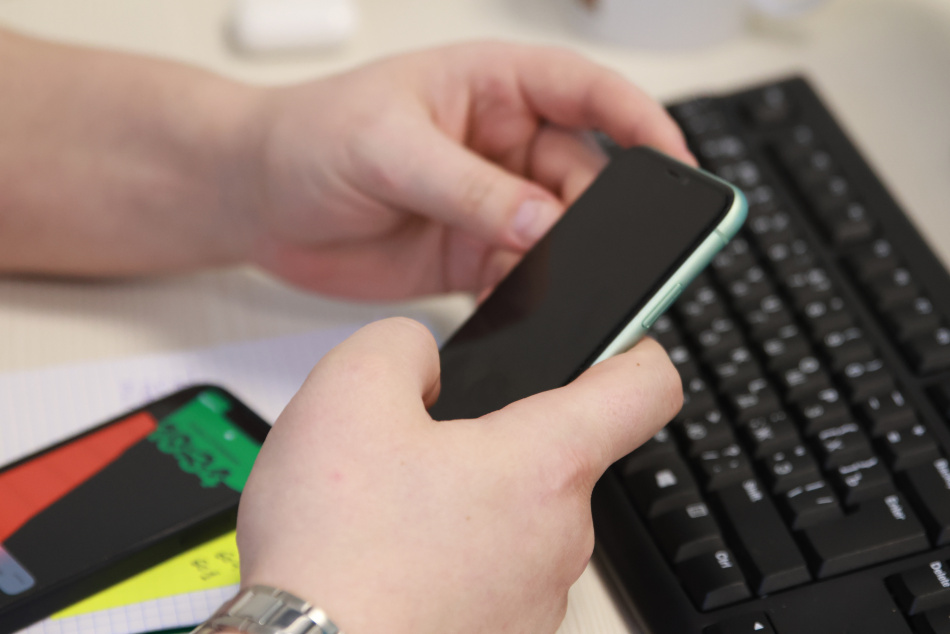 Житель Приморского района предстанет перед судом за мошенничество с гаджетами в сети