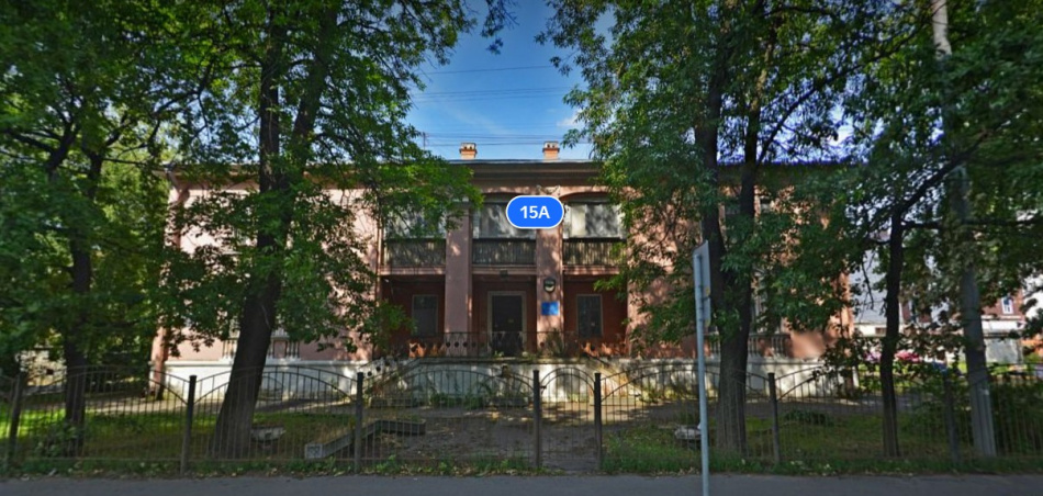 На Васильевском острове прокуратура требует отремонтировать здание учебного заведения