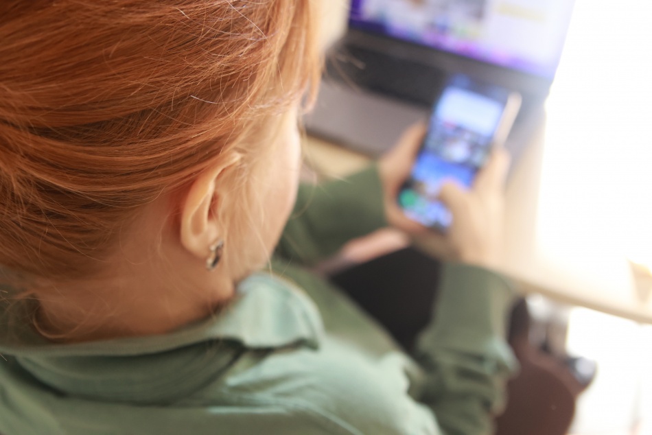 Петербуржцев предупредили о новой схеме мошенников с вирусными фото