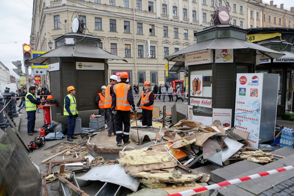 В Петербурге ужесточат правила размещения киосков во дворах и на частных землях