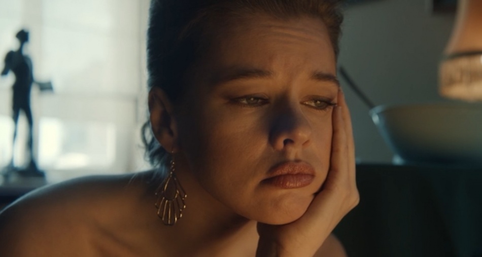 Катерина Шпица удивила поклонников новогодним образом и намеком на пополнение в семье