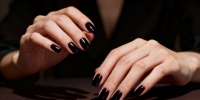 Черный маникюр в 2026 году: как меняются тренды и подходы