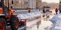 В Петербурге отказались от дорогого реагента для борьбы с гололедом