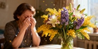 Какие цветы могут вызвать аллергию: советы врача к 8 Марта