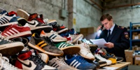 Контрафактная обувь под брендами Adidas и Nike выявлена на маркетплейсе